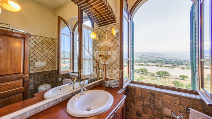 Image No.46-5 Bed Villa for sale