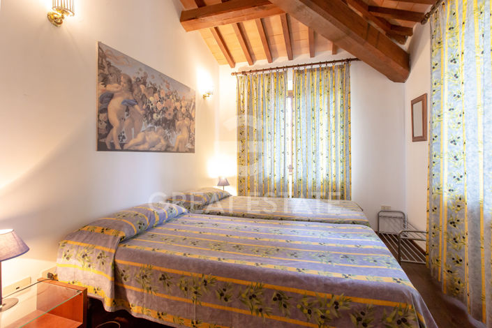 Image No.59-12 Bed Country House for sale