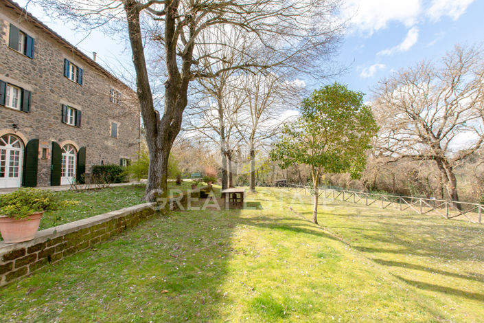 Image No.10-12 Bed Country House for sale