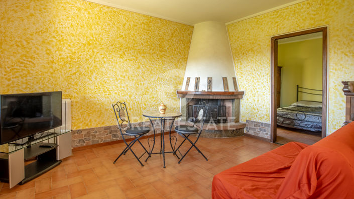 Image No.3-2 Bed Country House for sale