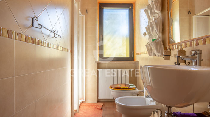 Image No.21-2 Bed Country House for sale