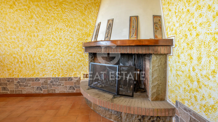 Image No.22-2 Bed Country House for sale