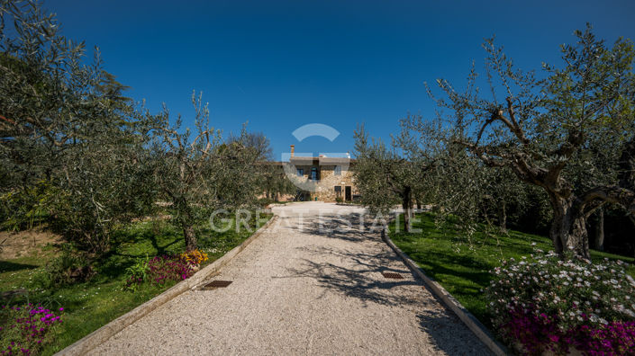 Image No.11-8 Bed Country House for sale