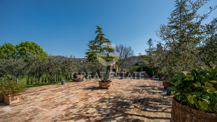 Image No.17-8 Bed Country House for sale