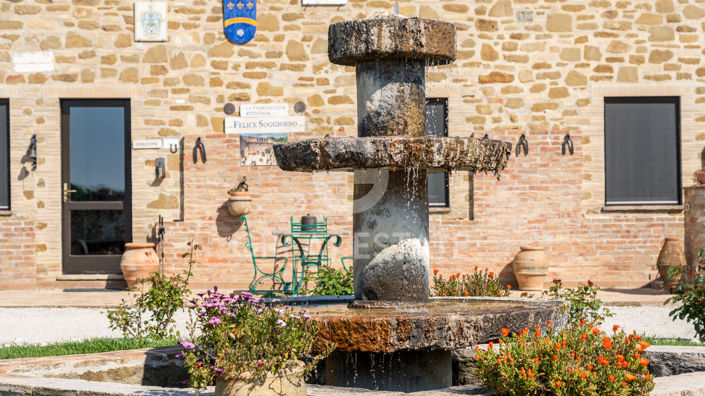 Image No.20-8 Bed Country House for sale