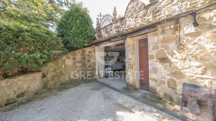 Image No.23-8 Bed Country House for sale