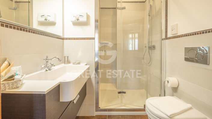 Image No.31-8 Bed Country House for sale