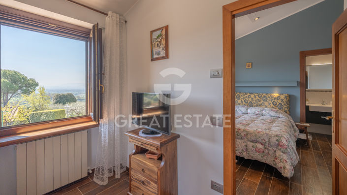 Image No.39-8 Bed Country House for sale