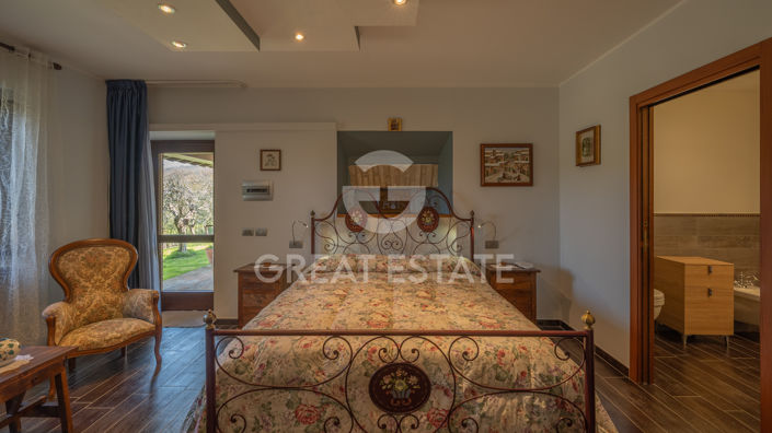 Image No.42-8 Bed Country House for sale