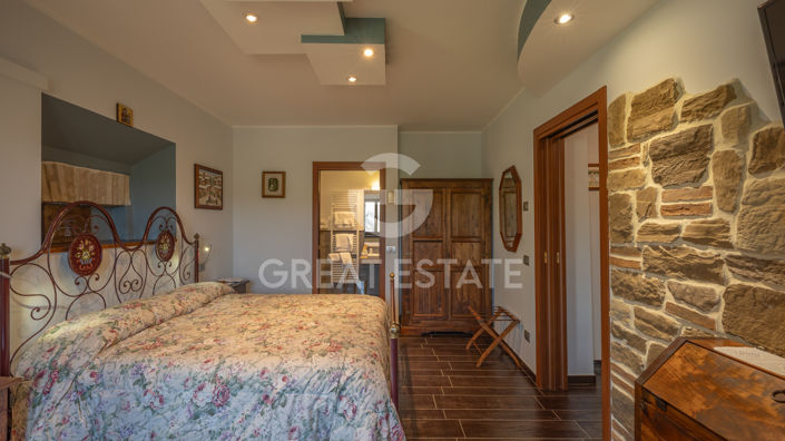 Image No.43-8 Bed Country House for sale