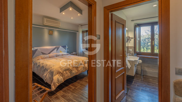 Image No.46-8 Bed Country House for sale