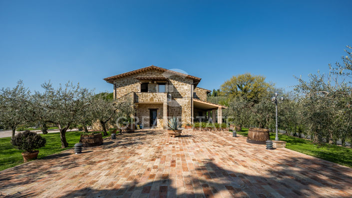 Image No.9-8 Bed Country House for sale