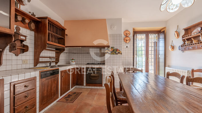 Image No.40-6 Bed Country House for sale