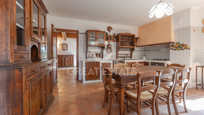 Image No.41-6 Bed Country House for sale