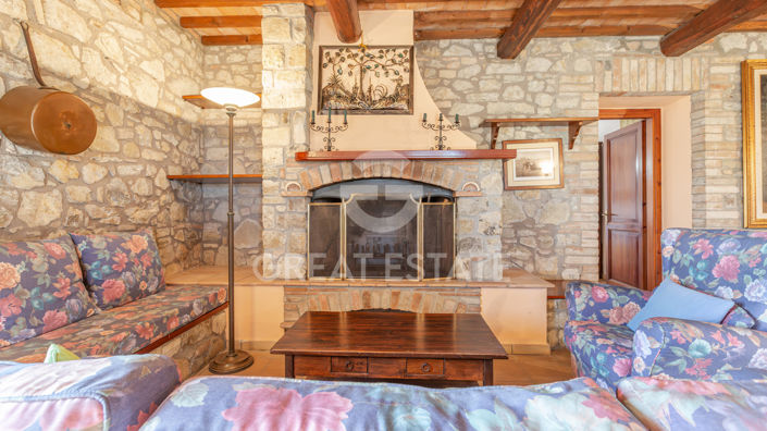 Image No.7-6 Bed Country House for sale