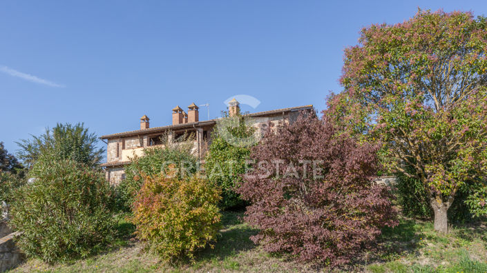 Image No.10-6 Bed Country House for sale