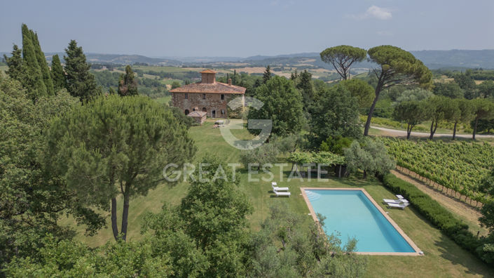 Image No.2-Maison de campagne de 7 chambres à vendre à Cetona