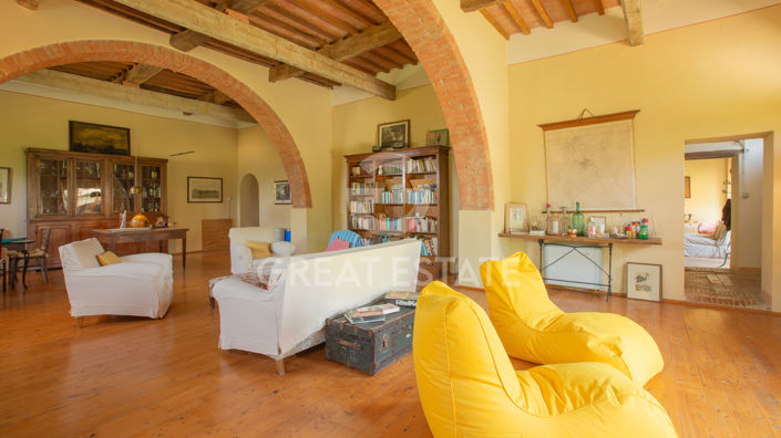 Image No.24-7 Bed Country House for sale