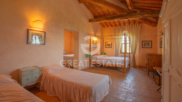 Image No.33-7 Bed Country House for sale