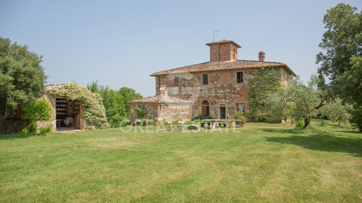 Image No.8-7 Bed Country House for sale