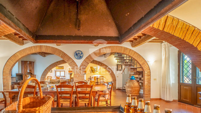 Image No.22-5 Bed Country House for sale