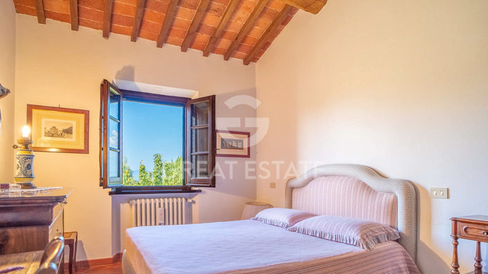 Image No.26-5 Bed Country House for sale