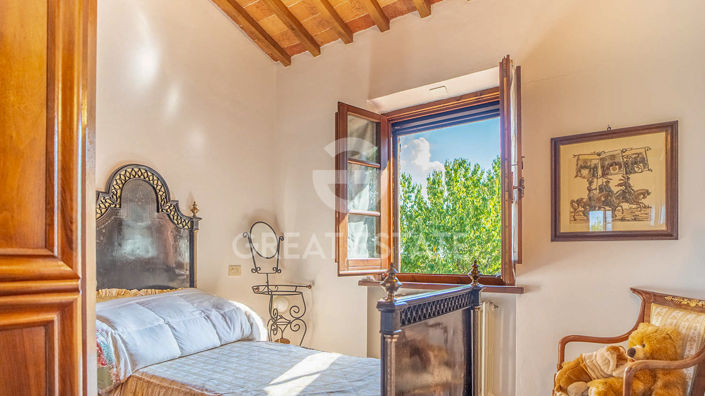 Image No.28-5 Bed Country House for sale