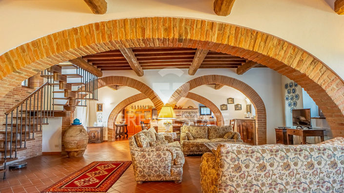 Image No.6-5 Bed Country House for sale