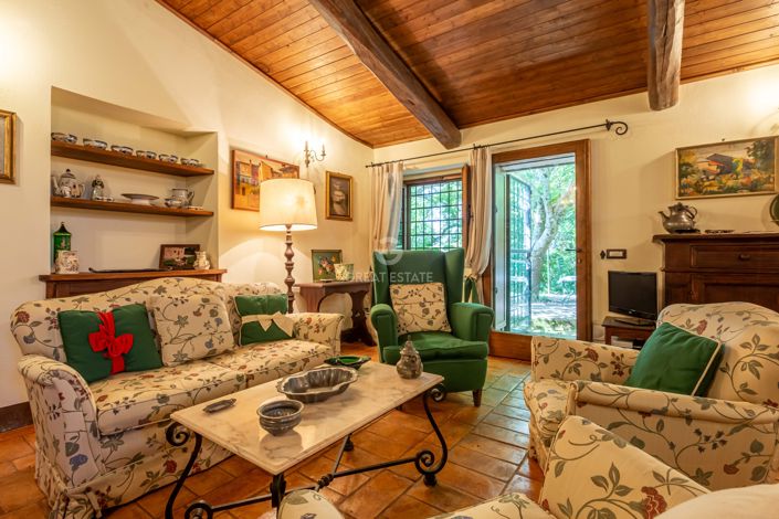 Image No.24-4 Bed Country House for sale