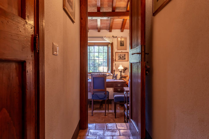 Image No.28-4 Bed Country House for sale