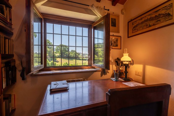 Image No.29-4 Bed Country House for sale