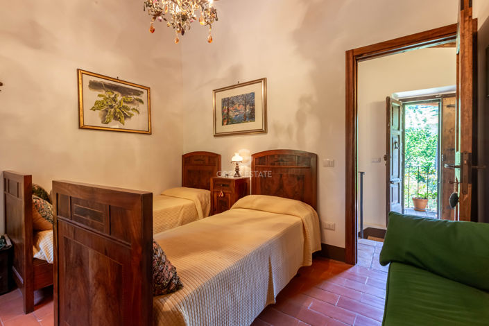 Image No.36-4 Bed Country House for sale