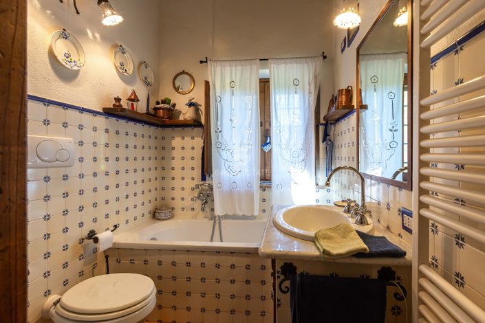 Image No.39-4 Bed Country House for sale