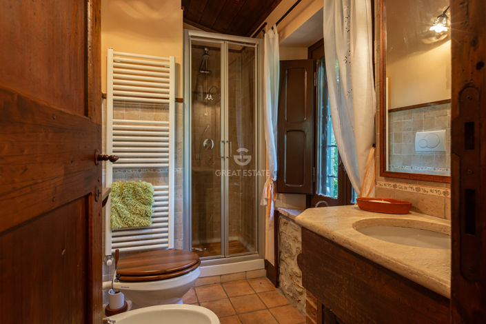 Image No.40-4 Bed Country House for sale