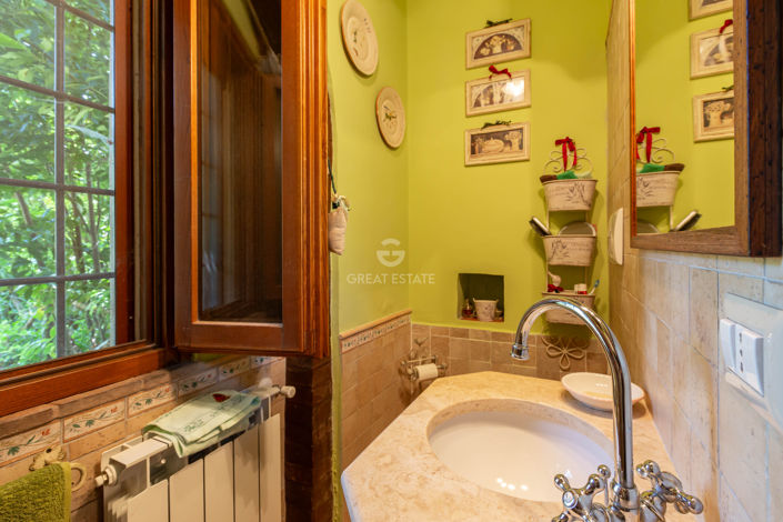 Image No.42-4 Bed Country House for sale