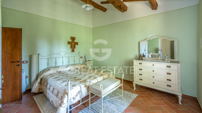 Image No.28-4 Bed Country House for sale