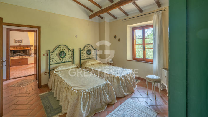 Image No.30-4 Bed Country House for sale