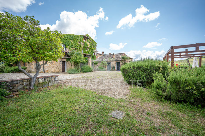 Image No.28-19 Bed Country House for sale