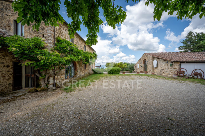 Image No.29-19 Bed Country House for sale