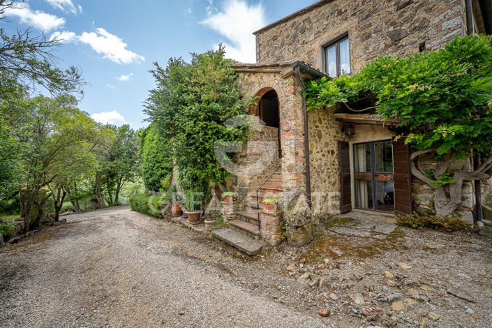 Image No.30-19 Bed Country House for sale