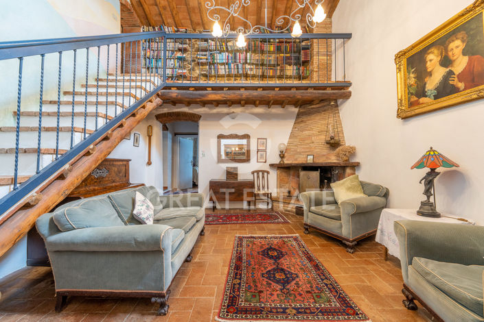 Image No.31-19 Bed Country House for sale