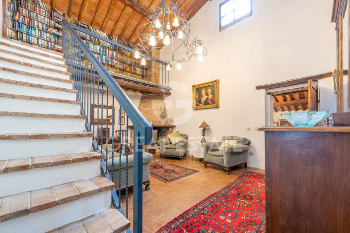 Image No.32-19 Bed Country House for sale