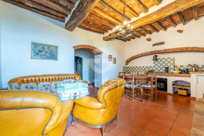 Image No.33-19 Bed Country House for sale