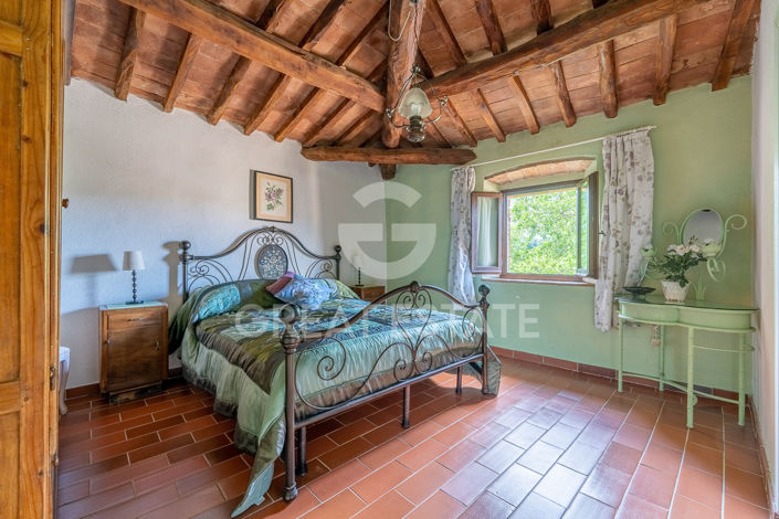 Image No.40-19 Bed Country House for sale