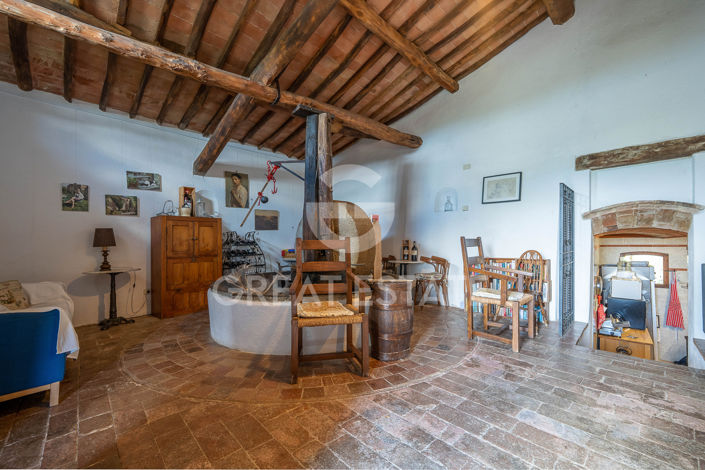 Image No.47-19 Bed Country House for sale