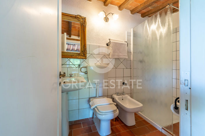 Image No.50-19 Bed Country House for sale