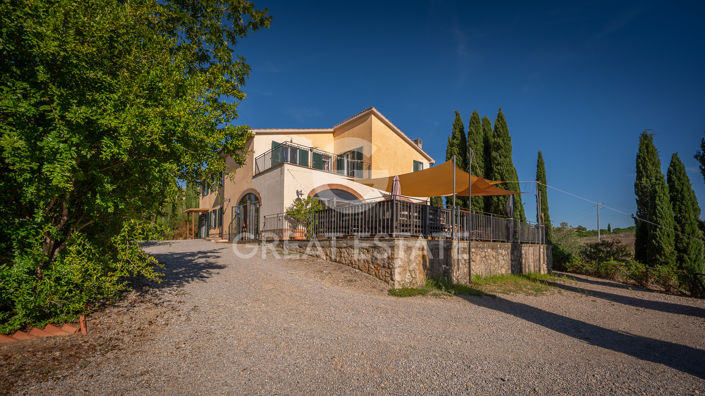 Image No.20-6 Bed Vineyard for sale