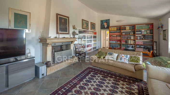 Image No.28-6 Bed Vineyard for sale