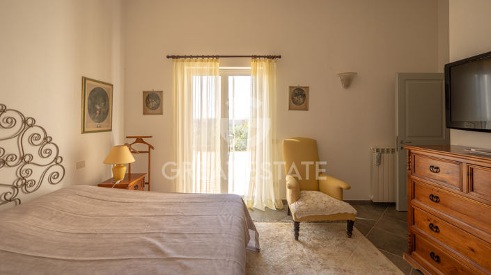 Image No.30-6 Bed Vineyard for sale