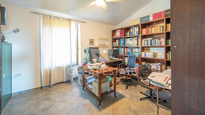 Image No.34-6 Bed Vineyard for sale